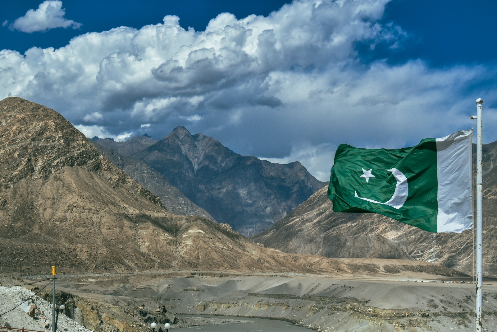 Primeros usos de IA militar y los drones en Pakistán — imagen de cabecera del artículo